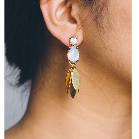 Crystal TearDrop Earrings NWT - Picture 2 of 12